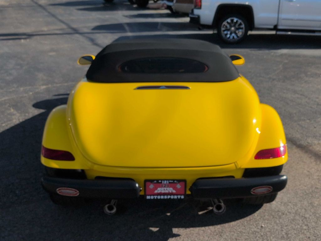 2002 Chrysler Prowler Image 10