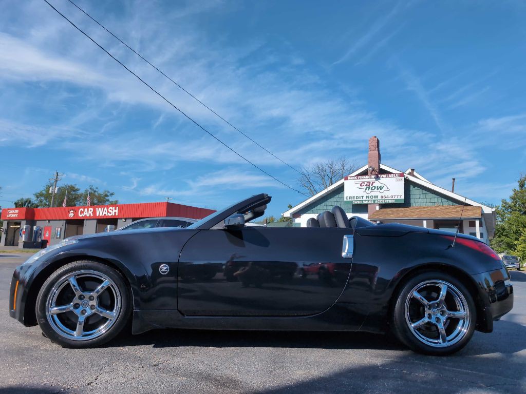 2007 Nissan 350Z Image 2