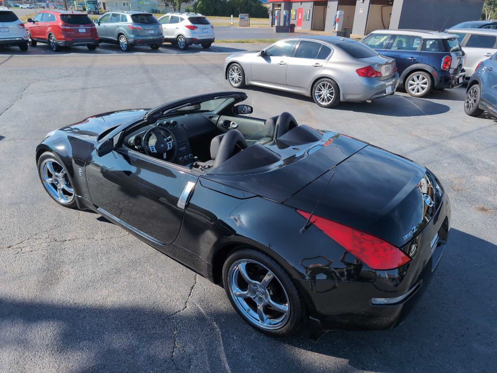 2007 Nissan 350Z Image 10