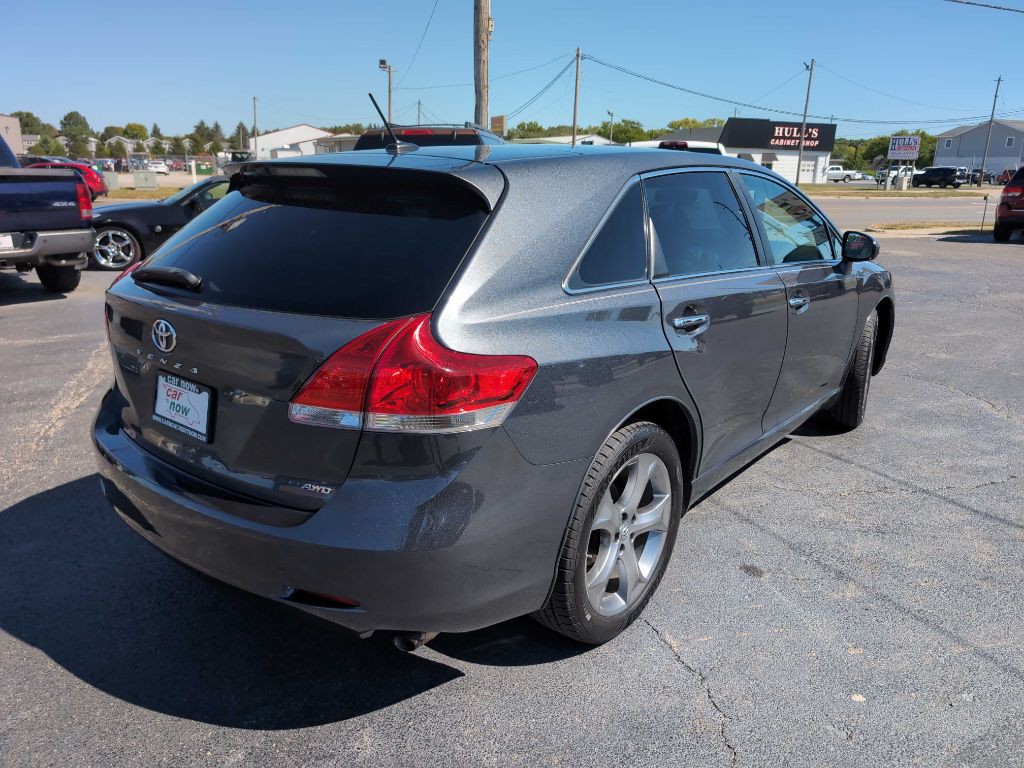 2010 Toyota Venza Image 16