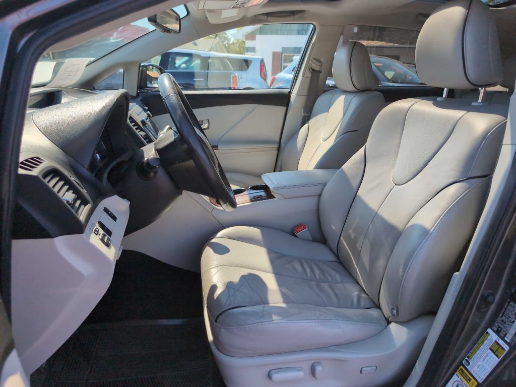 2010 Toyota Venza Image 26