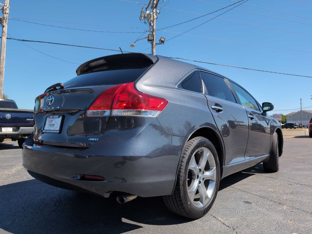 2010 Toyota Venza Image 16