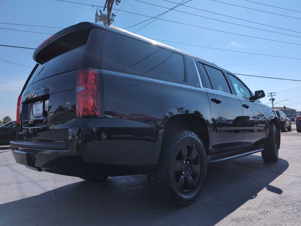 2015 Chevrolet Suburban Image 14
