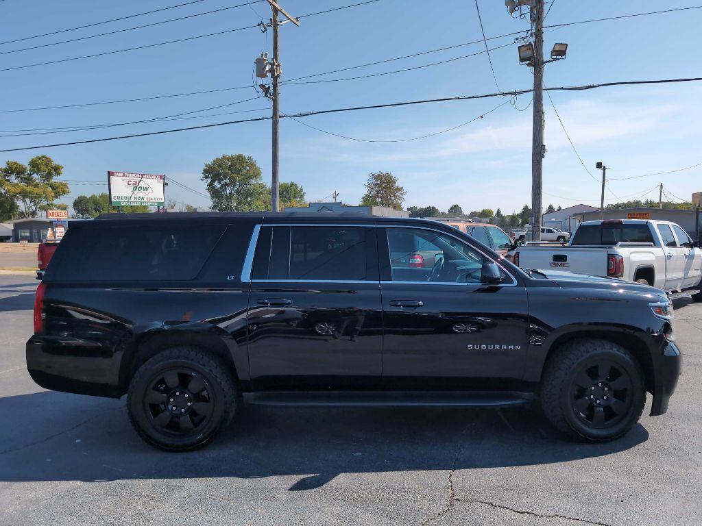 2015 Chevrolet Suburban Image 16