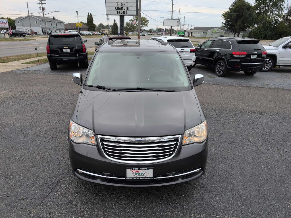 2016 Chrysler Town & Country Image 19