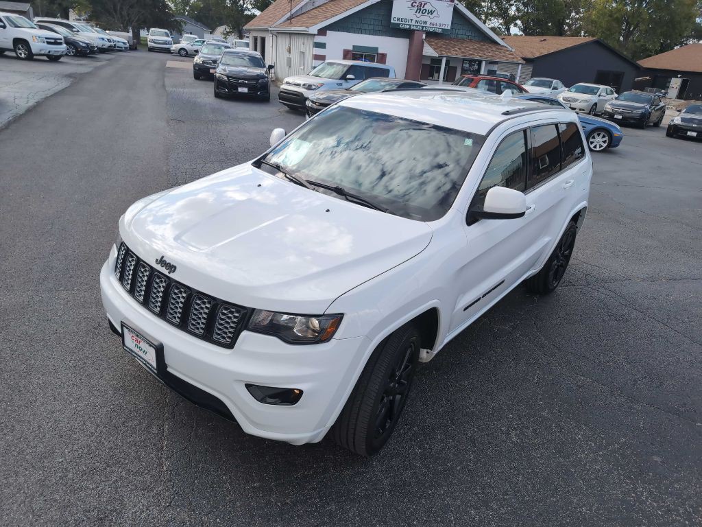 2017 Jeep Grand Cherokee Image 4