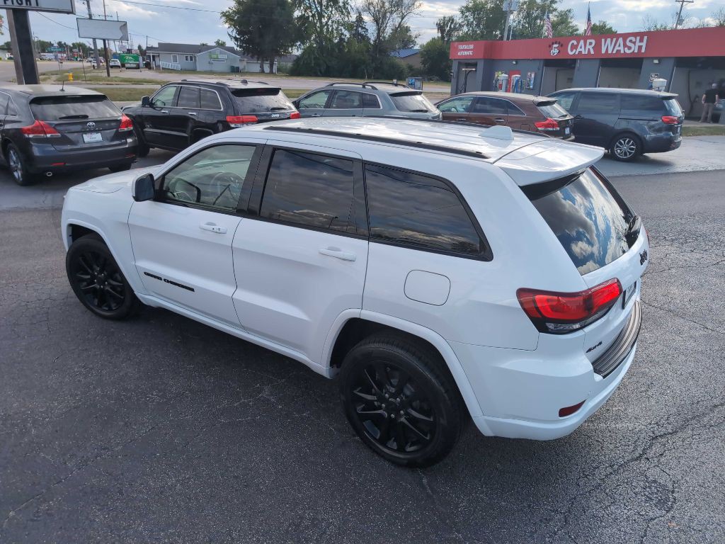 2017 Jeep Grand Cherokee Image 8