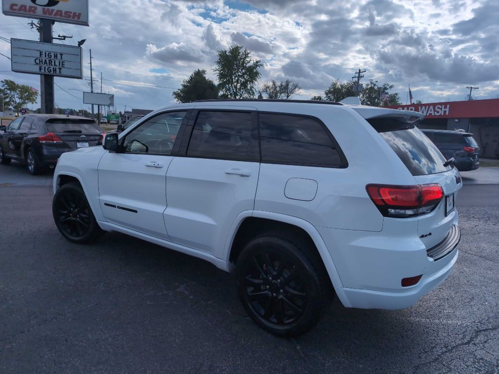 2017 Jeep Grand Cherokee Image 9