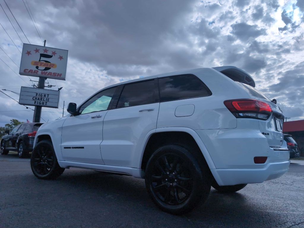2017 Jeep Grand Cherokee Image 10