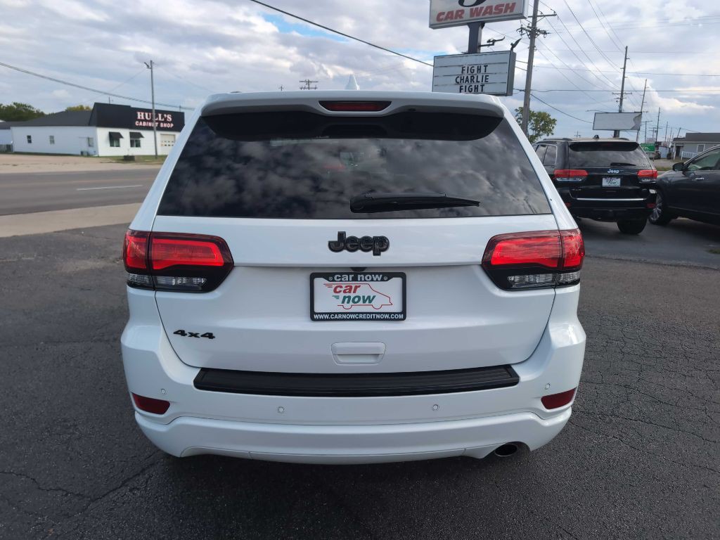 2017 Jeep Grand Cherokee Image 12