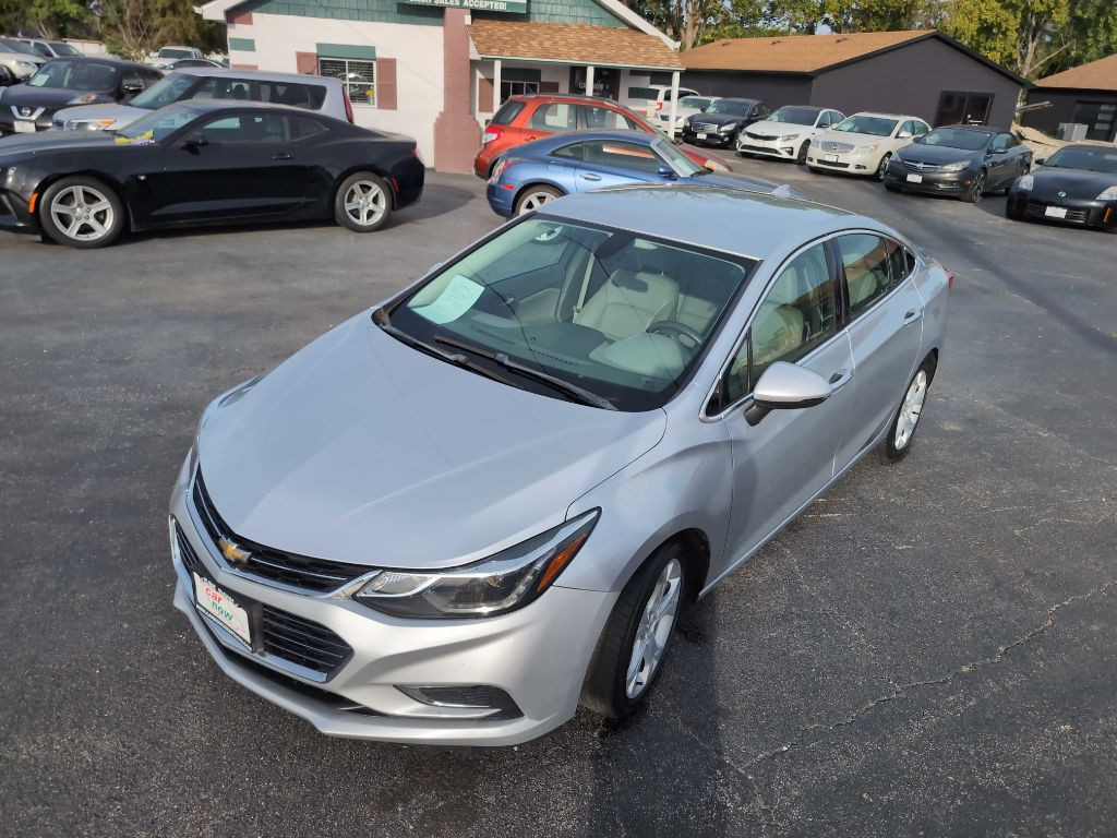 2016 Chevrolet Cruze Image 2