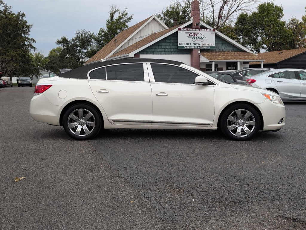 2010 Buick Lacrosse Image 5