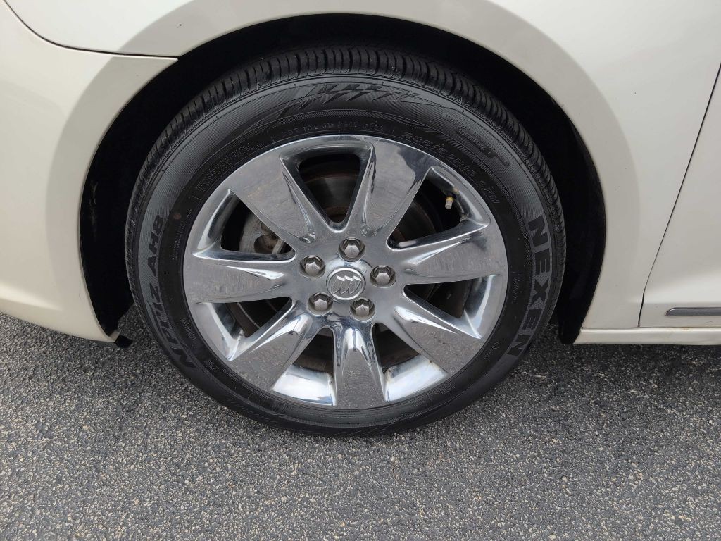2010 Buick Lacrosse Image 25
