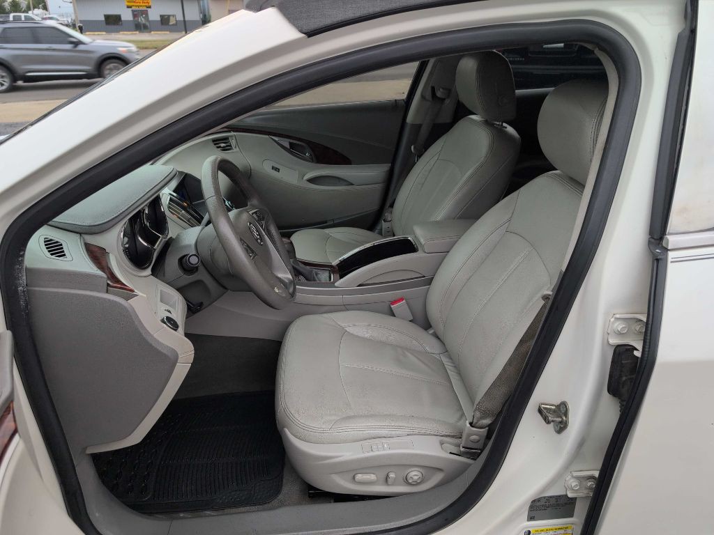 2010 Buick Lacrosse Image 26