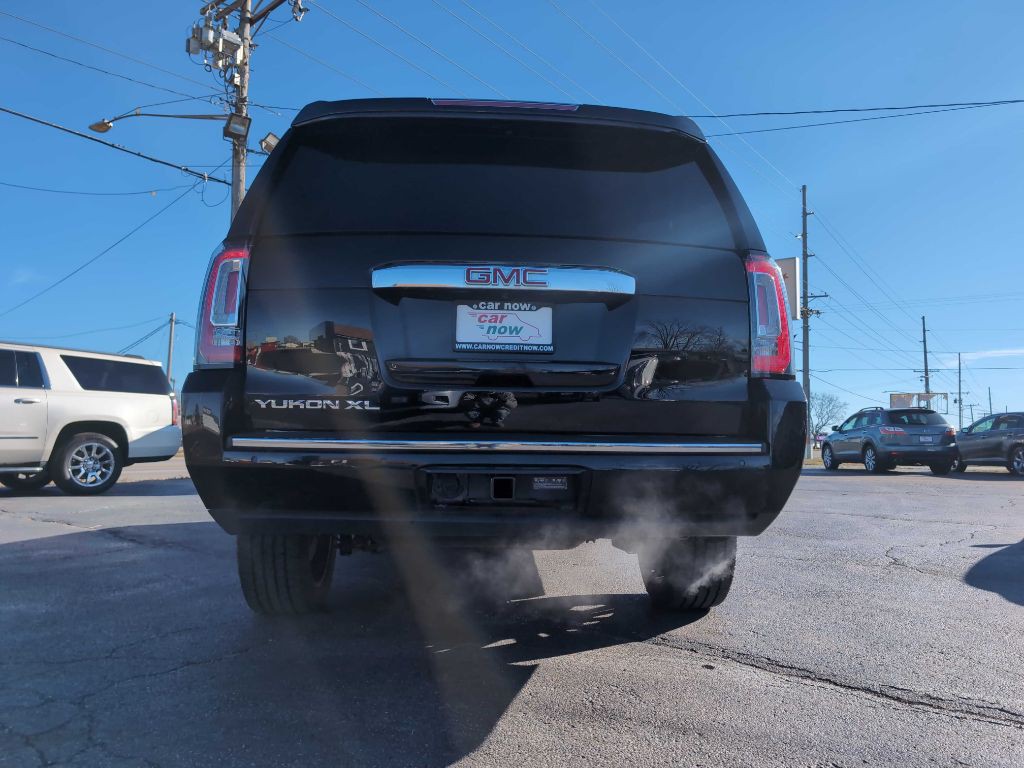 2017 GMC Yukon Image 10
