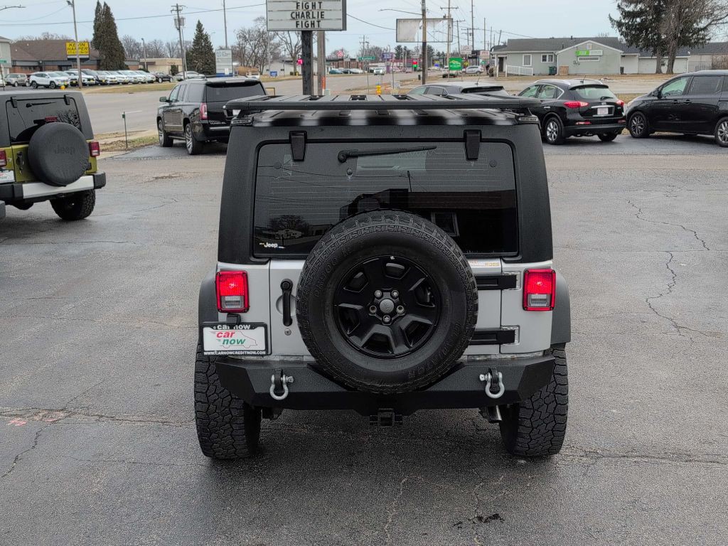 2011 Jeep Wrangler Image 10