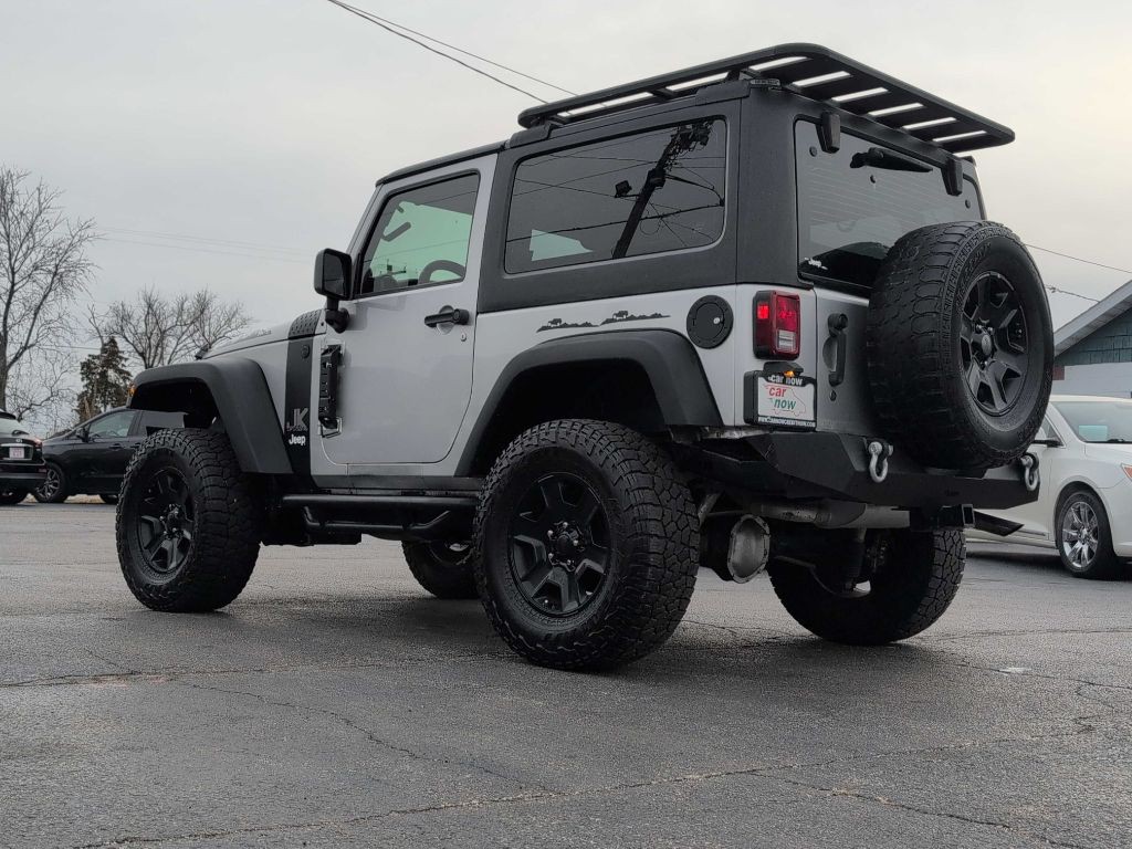 2011 Jeep Wrangler Image 15