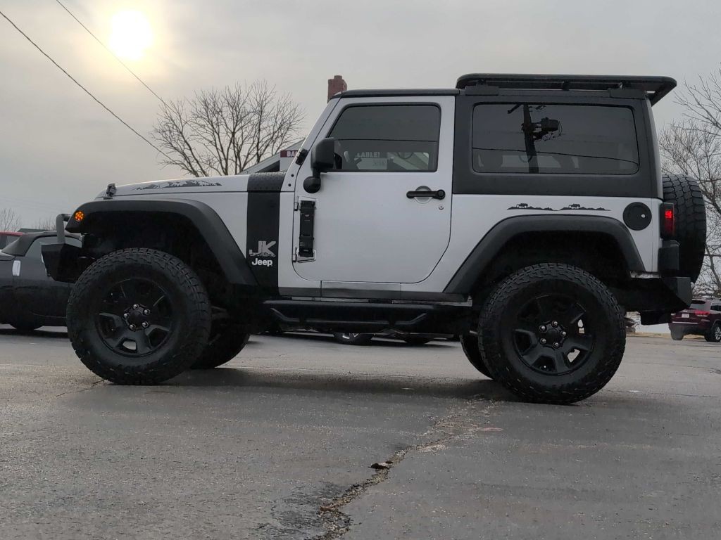 2011 Jeep Wrangler Image 18