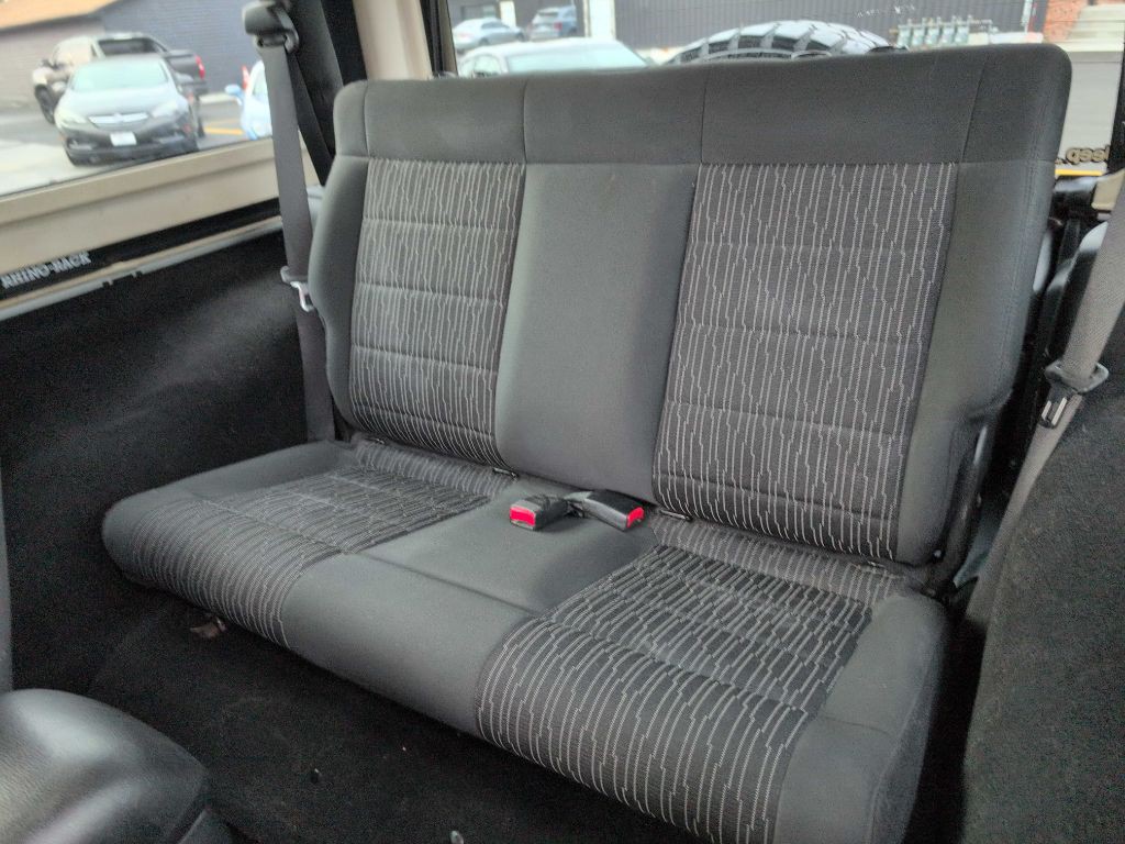 2011 Jeep Wrangler Image 27