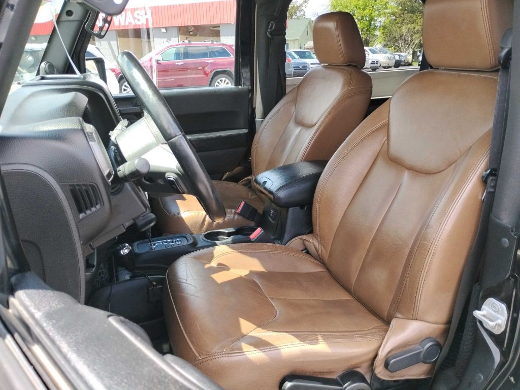 2013 Jeep Wrangler Image 26