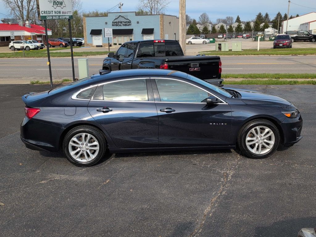 2016 Chevrolet Malibu Image 3