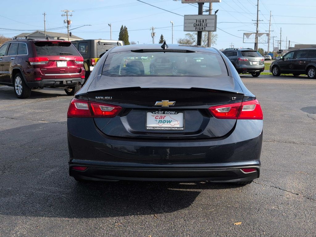 2016 Chevrolet Malibu Image 11