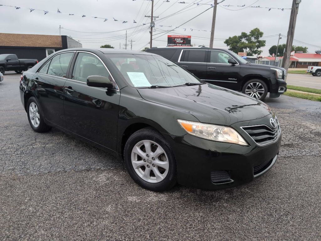2010 Toyota Camry Image 2