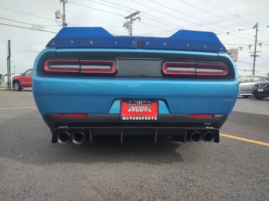 2018 Dodge Challenger Image 11