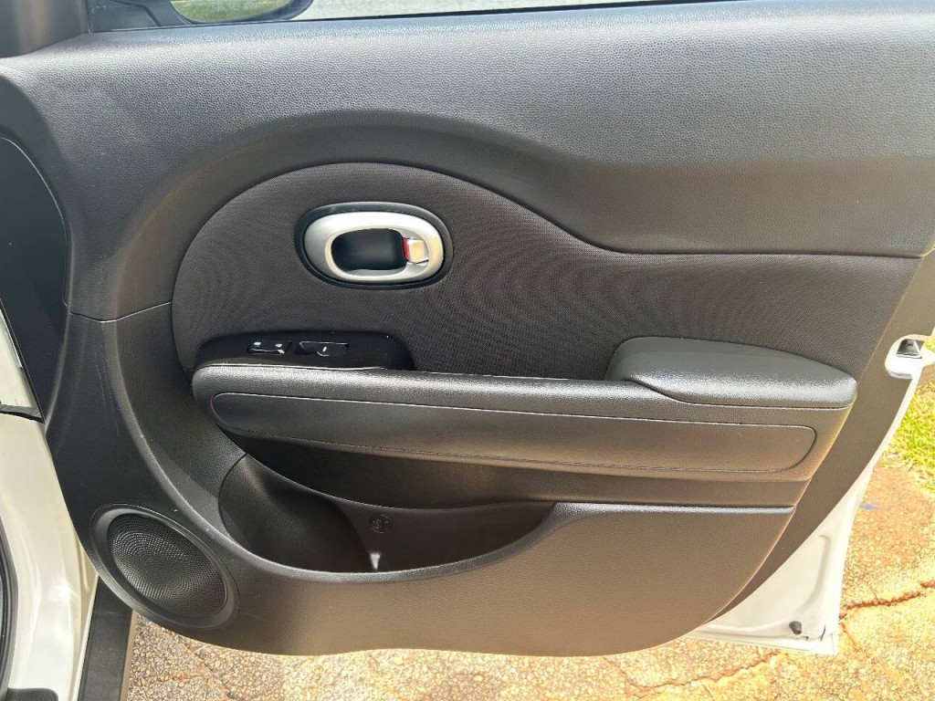 2016 Kia Soul Image 8