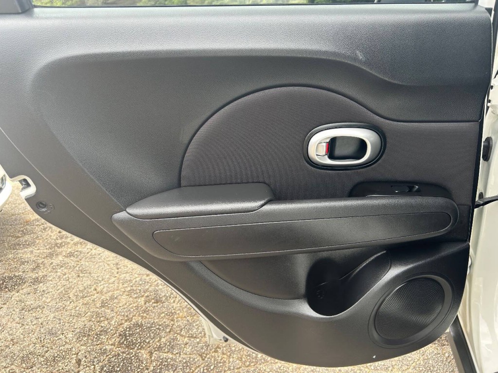 2016 Kia Soul Image 12