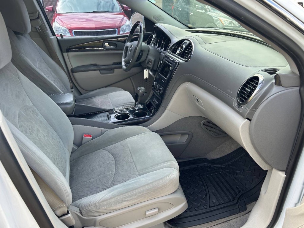 2017 Buick Enclave Image 7