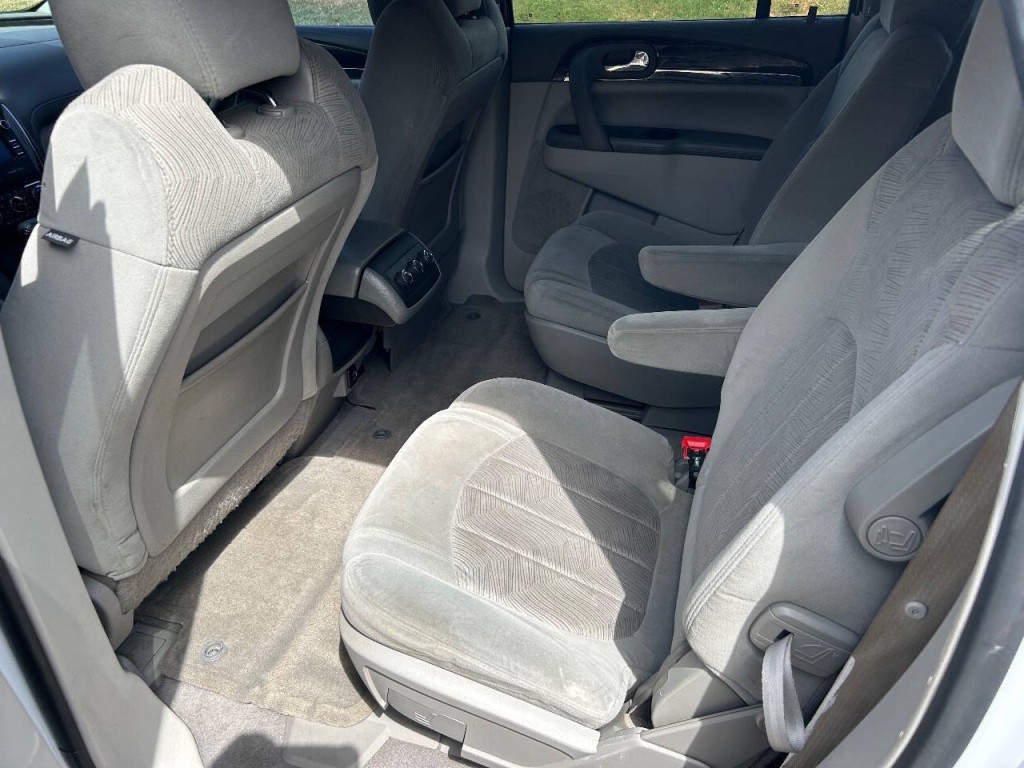 2017 Buick Enclave Image 9