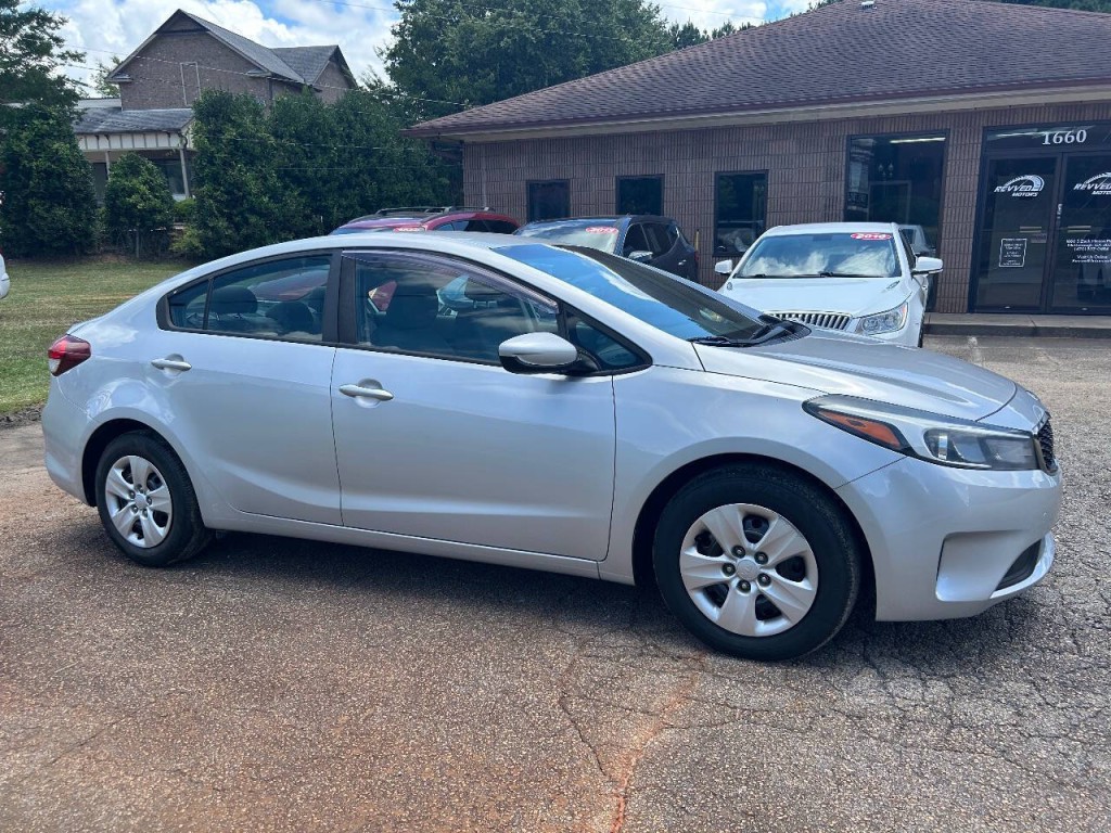2018 Kia Forte Image 2