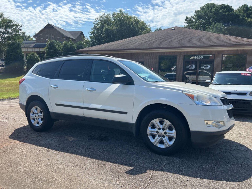2012 Chevrolet Traverse Image 2