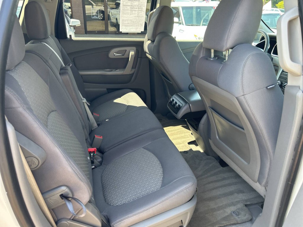 2012 Chevrolet Traverse Image 11