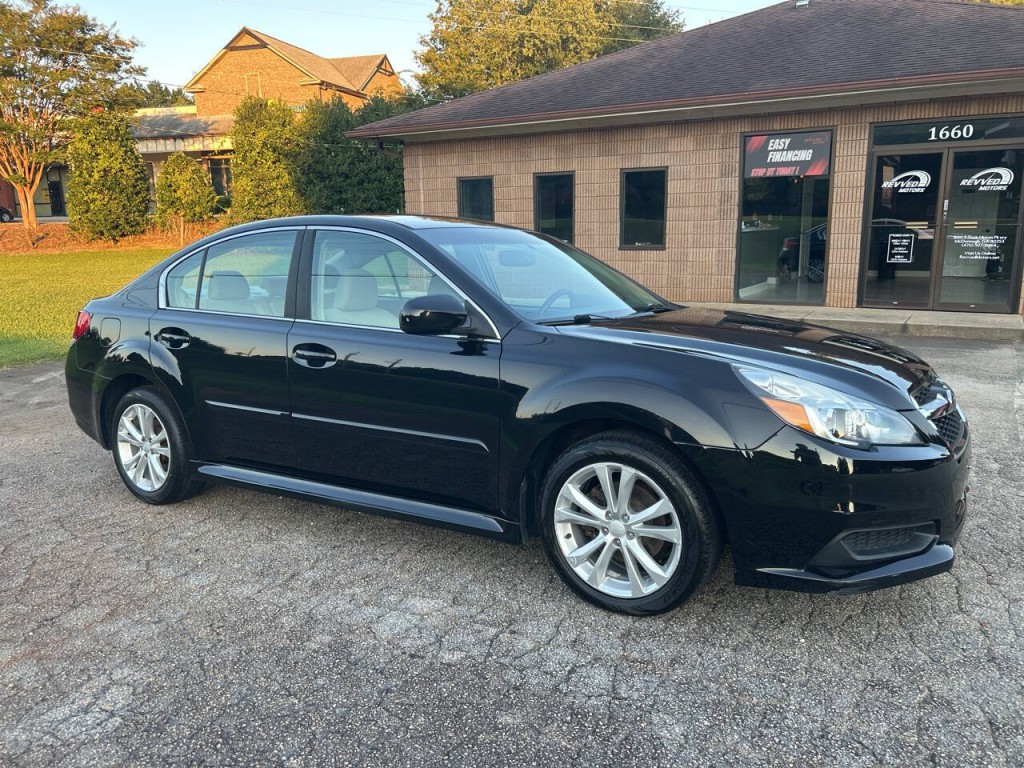 2013 Subaru Legacy Image 2