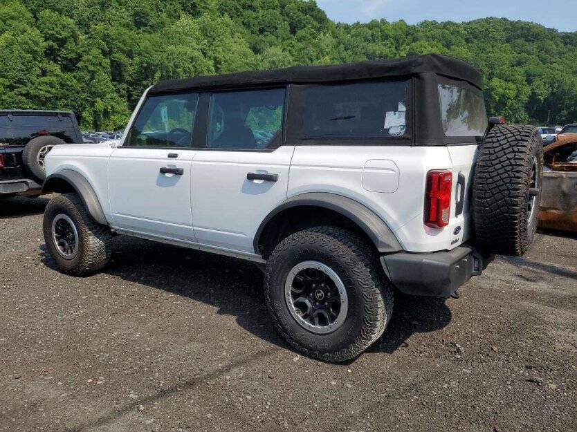 2021 Ford Bronco Image 3