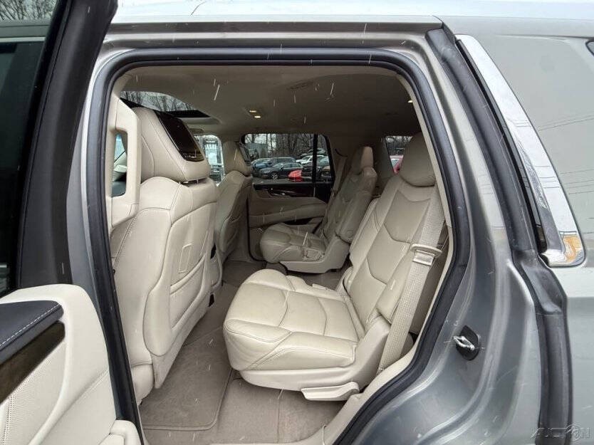 2018 Cadillac Escalade Image 6