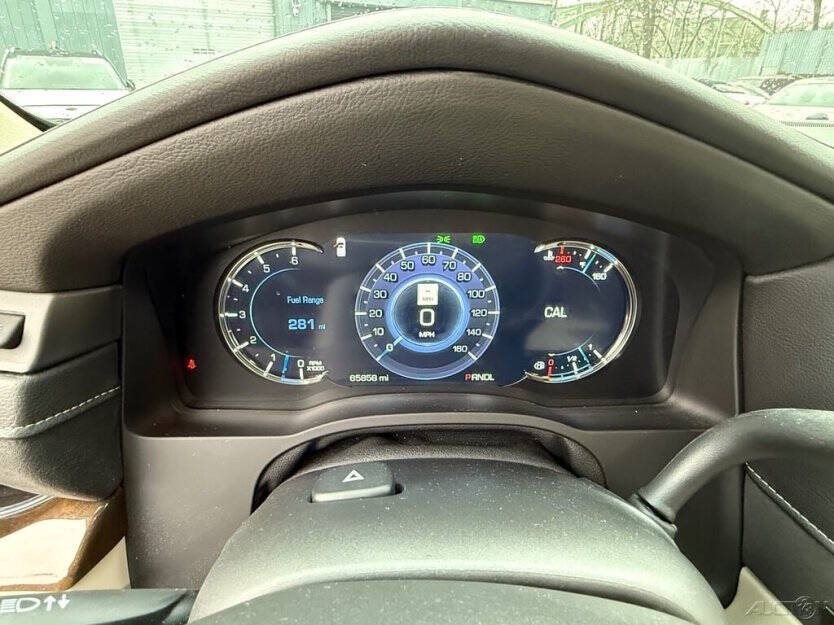 2018 Cadillac Escalade Image 8