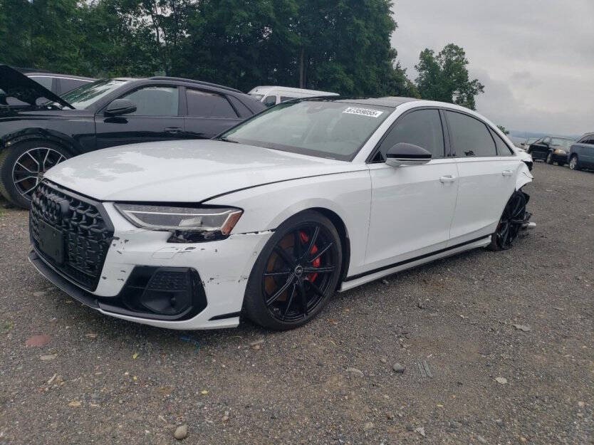 2023 Audi S8 Image 2