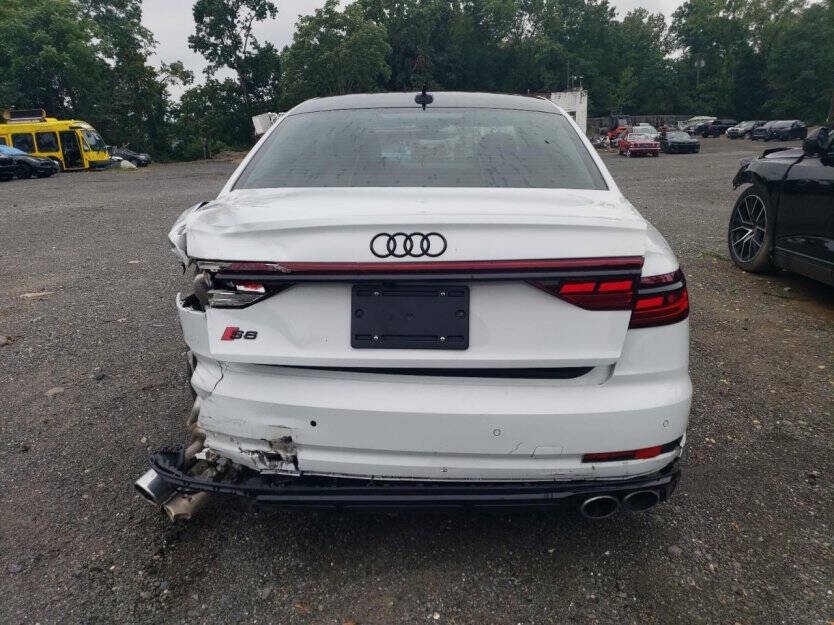 2023 Audi S8 Image 4