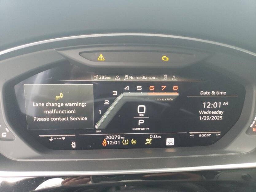 2023 Audi S8 Image 8