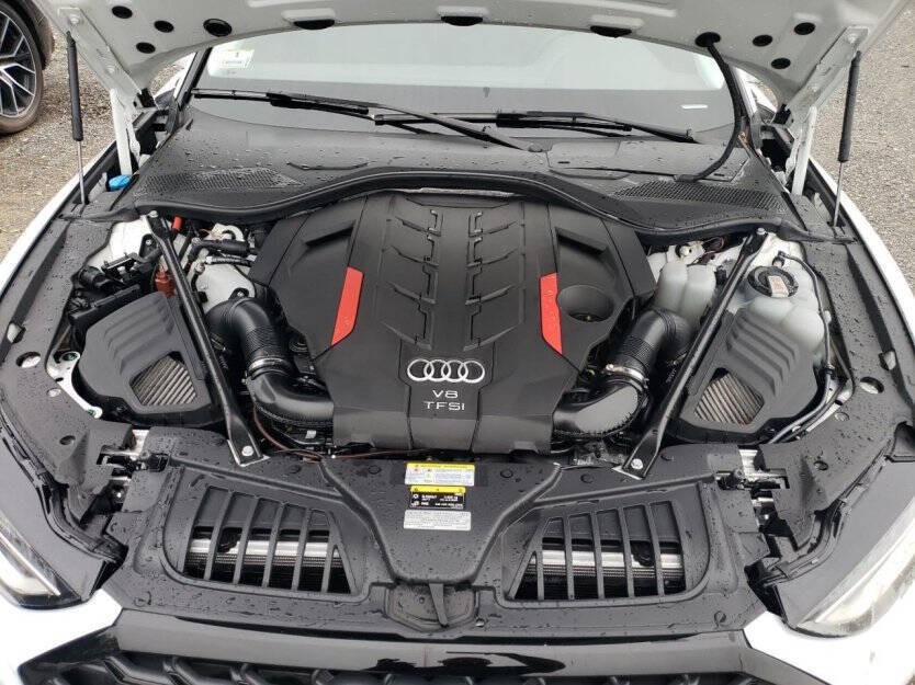 2023 Audi S8 Image 9