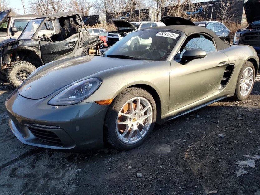 2022 Porsche Boxster Image 2