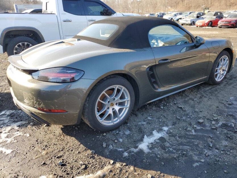 2022 Porsche Boxster Image 4