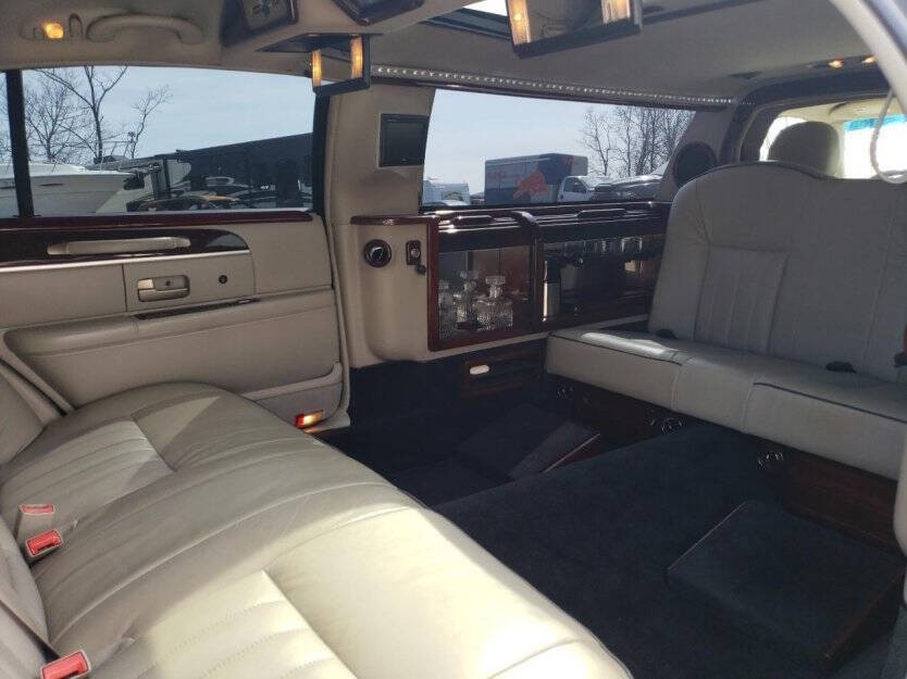 2007 Lincoln Town Car Image 9
