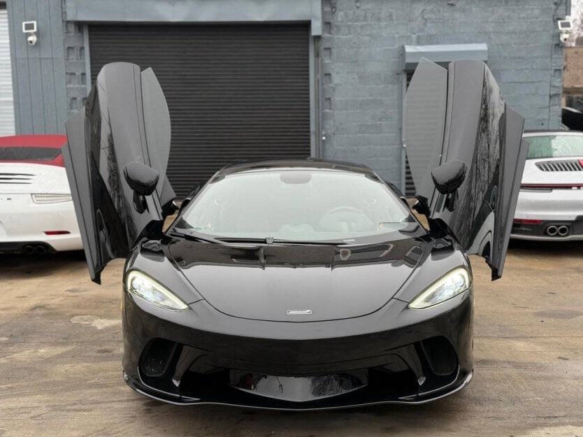 2023 McLaren GT Image 6