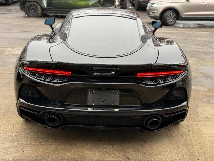 2023 McLaren GT Image 9