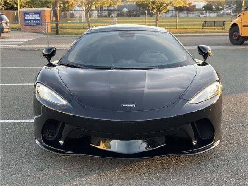 2023 McLaren GT Image 2