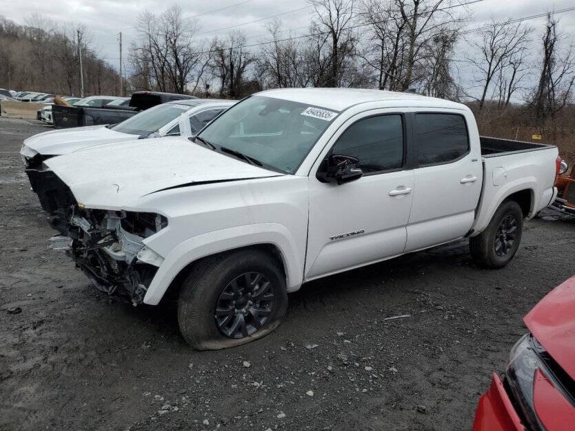 2023 Toyota Tacoma Image 2